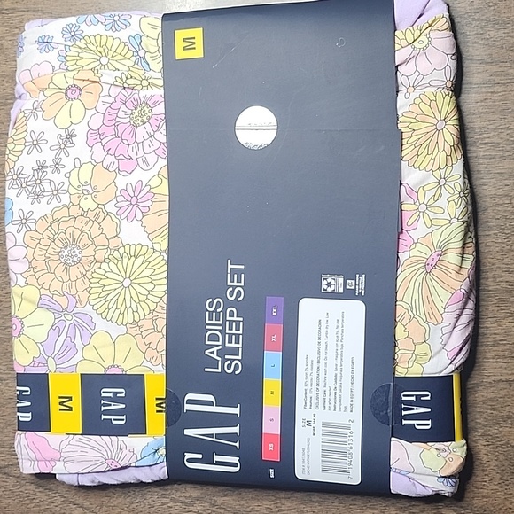 Gap Ladies Sleep Set - NWT - Picture 3 of 5
